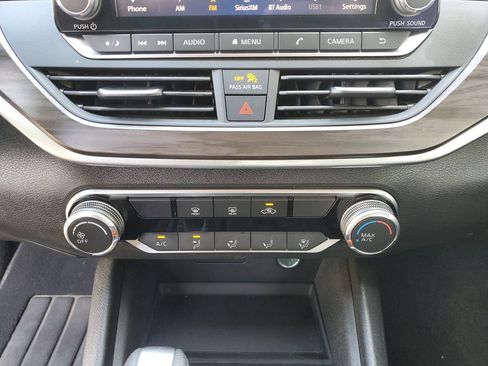 Certified 2025 Nissan Altima 2.5 SV FWD image 29