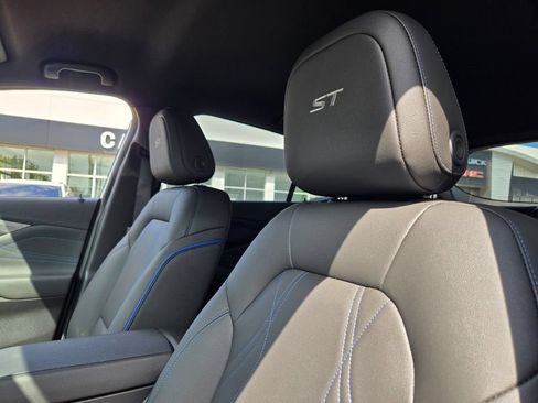 New 2026 Buick Envista Sport Touring w/ Convenience I Package FWD image 5