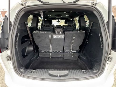 Used 2020 Chrysler Pacifica Touring-L image 22