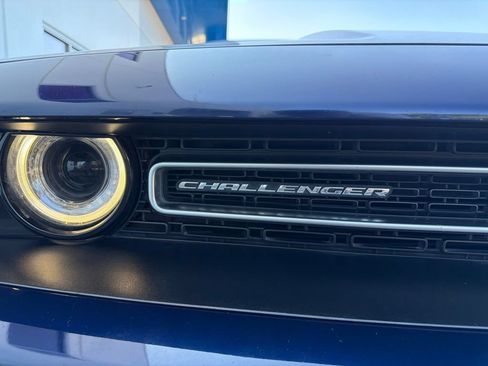 Used 2015 Dodge Challenger SXT RWD image 26