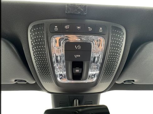 Used 2025 Mercedes-Benz GLB 250 4MATIC image 40