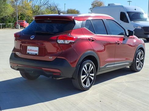 Used 2020 Nissan Kicks SR w/ SR Premium Package image 9