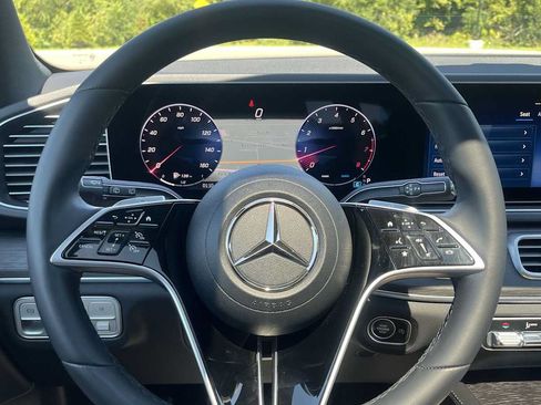 Used 2025 Mercedes-Benz GLE 350 4MATIC image 36