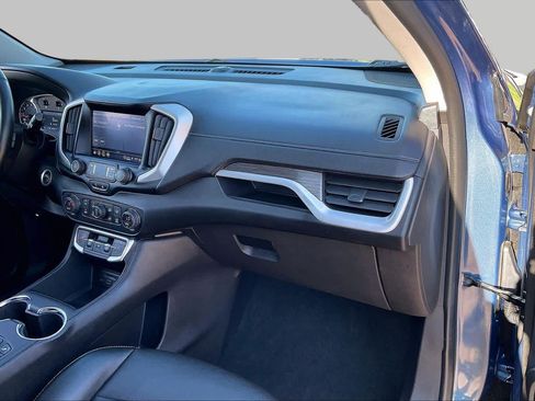 Used 2024 GMC Terrain SLT AWD/4WD image 18