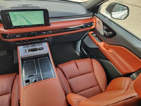 New 2026 Lincoln Aviator Reserve w/ Luxury Package image 11