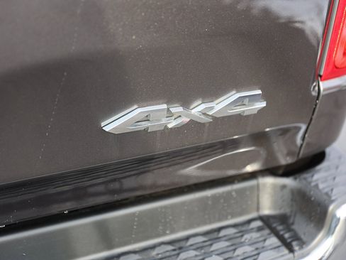 Used 2019 RAM 1500 Big Horn image 13