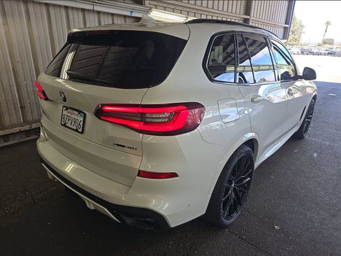 Used 2022 BMW X5 xDrive40i w/ M Sport Package AWD/4WD image 4