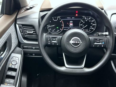 Used 2023 Nissan Rogue SV AWD/4WD image 12