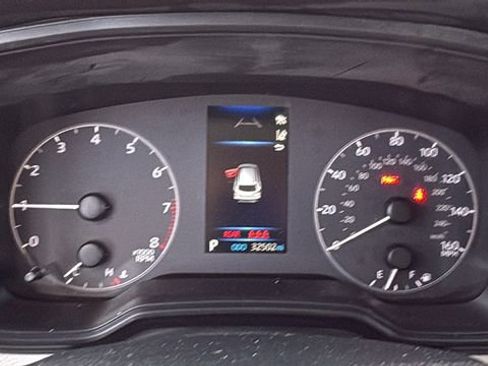 Used 2023 Toyota Corolla Cross L image 11