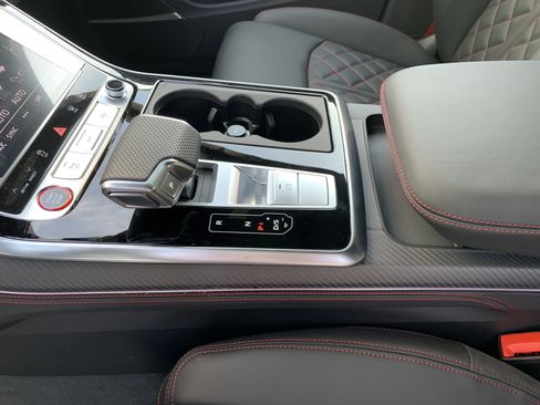 New 2026 Audi SQ8 Prestige image 19