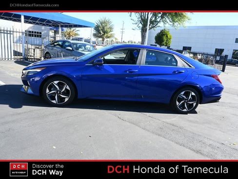 Used 2022 Hyundai Elantra Limited image 4