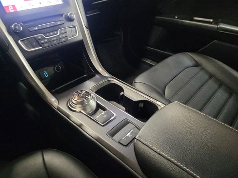 Used 2018 Ford Fusion SE w/ Fusion SE Technology Package FWD image 26