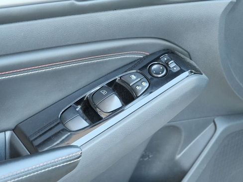 Used 2023 Nissan Altima 2.0 SR FWD image 6