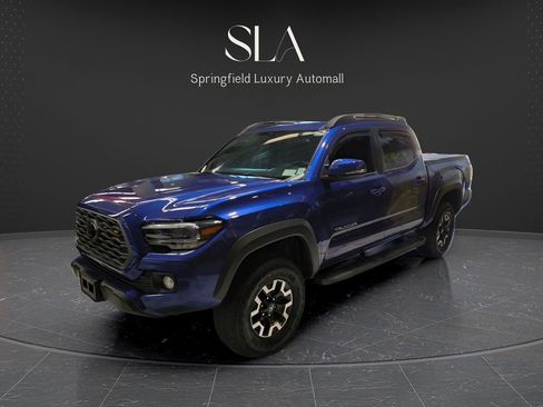 Used 2023 Toyota Tacoma TRD Sport AWD/4WD image 3