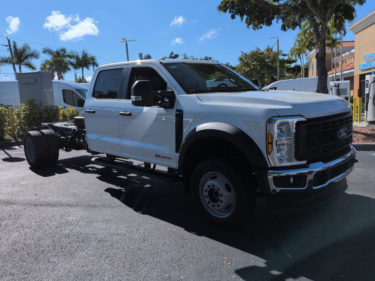 New 2027 Ford F550 4x4 Crew Cab image 2