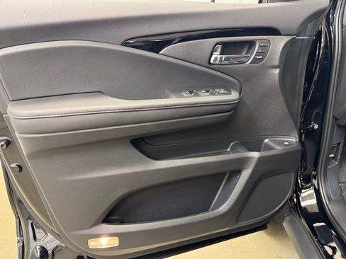 New 2026 Honda Ridgeline Black Edition image 8
