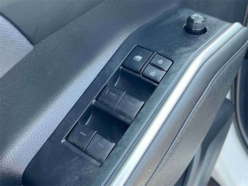 Certified 2021 Toyota Highlander LE image 23