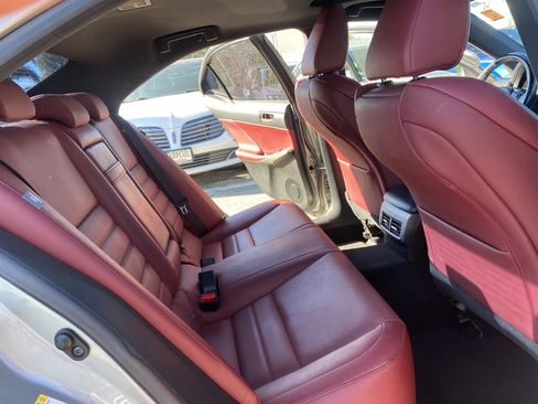 Used 2018 Lexus IS 300 image 19