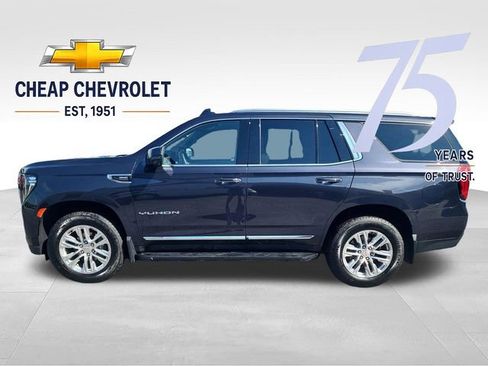 Used 2023 GMC Yukon SLT w/ SLT Luxury Package AWD/4WD image 3