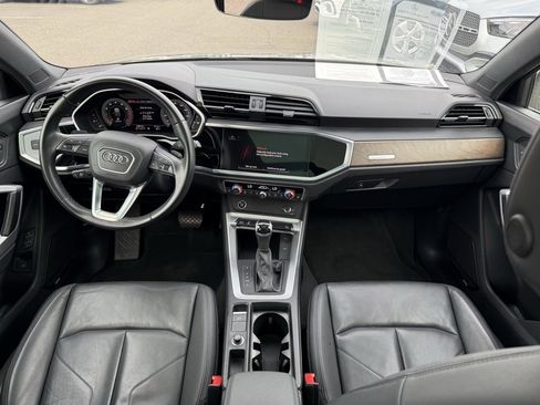Used 2022 Audi Q3 2.0T Premium Plus w/ Premium Plus Package image 11