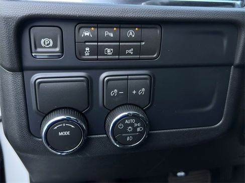 New 2026 Chevrolet Suburban RST image 15