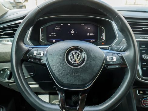 Used 2020 Volkswagen Tiguan SEL w/ Tiguan Three-Row MDO Package image 26