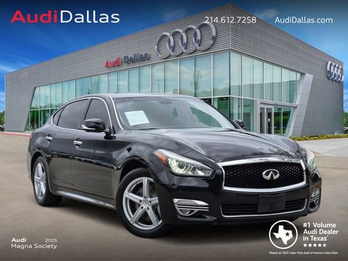 Used 2017 INFINITI Q70 L 3.7 RWD image 1