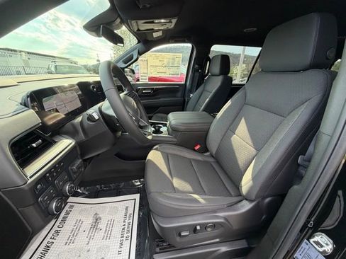 New 2026 Chevrolet Suburban LS w/ Max Trailering Package AWD/4WD image 32