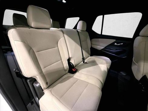 Used 2022 Chevrolet Traverse LS FWD image 29