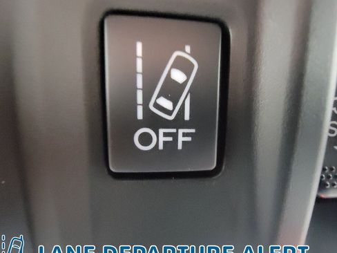 Used 2024 Subaru Forester Limited image 27