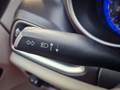 Used 2018 Chrysler Pacifica Touring Plus image 18