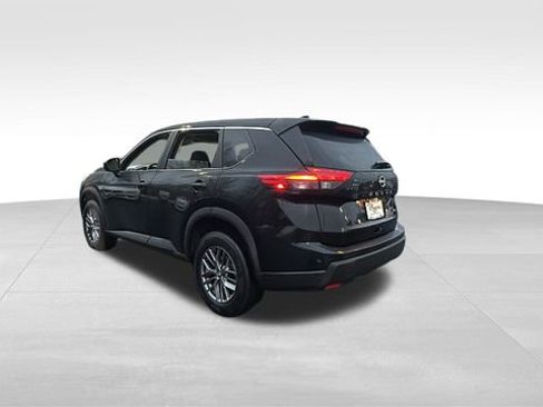 Used 2024 Nissan Rogue S image 5