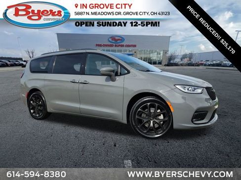 Used 2021 Chrysler Pacifica Touring-L AWD/4WD image 1