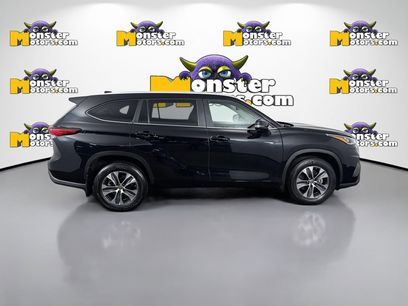 Used 2023 Toyota Highlander XLE