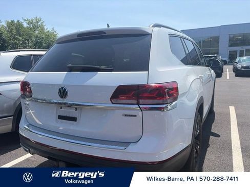 Certified 2023 Volkswagen Atlas SE w/ Black Wheel Package AWD/4WD image 8