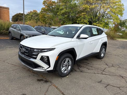 New 2026 Hyundai Tucson SE image 3