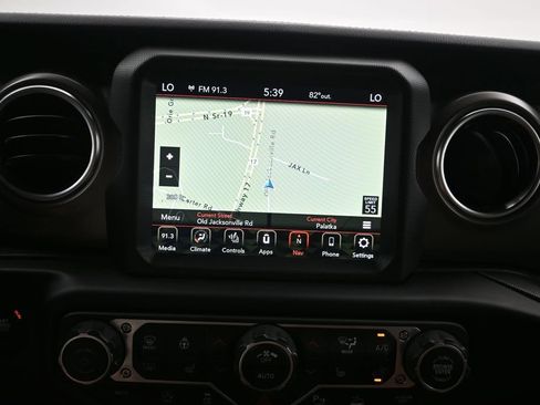 Used 2023 Jeep Wrangler Unlimited Rubicon w/ LED Lighting Group AWD/4WD image 16