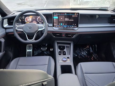 New 2026 Volkswagen Tiguan SE R-Line FWD image 6