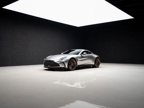 Used 2025 Aston Martin V8 Vantage Coupe RWD image 76