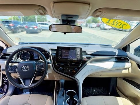 Used 2021 Toyota Camry LE w/ Carpet Mat Package (TMS) FWD image 19