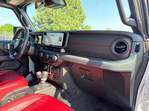 Used 2024 Jeep Wrangler Unlimited Rubicon 392 AWD/4WD image 32