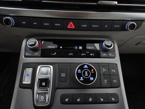 Used 2024 Hyundai Palisade Calligraphy image 21