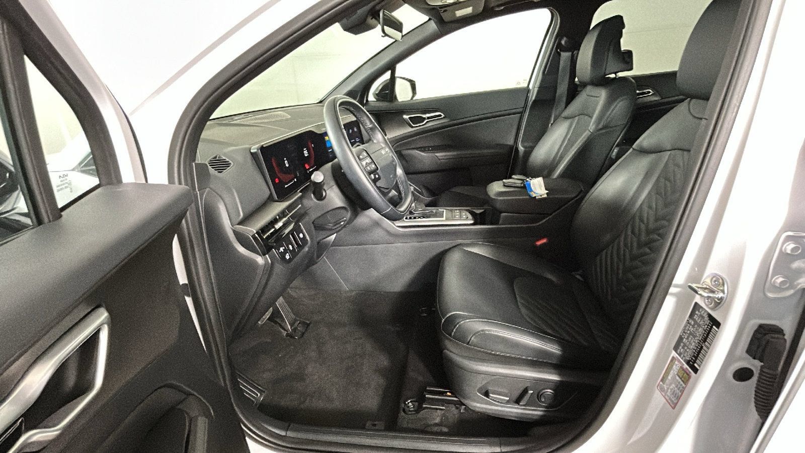 Used 2026 Kia Sportage X-Line w/ X-Line Premium Package AWD/4WD image 13