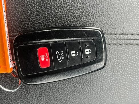 Used 2022 Toyota RAV4 XLE Premium AWD/4WD image 51