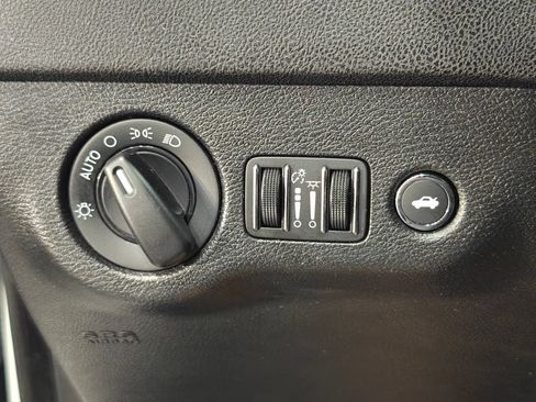 Used 2022 Dodge Charger SXT RWD image 39