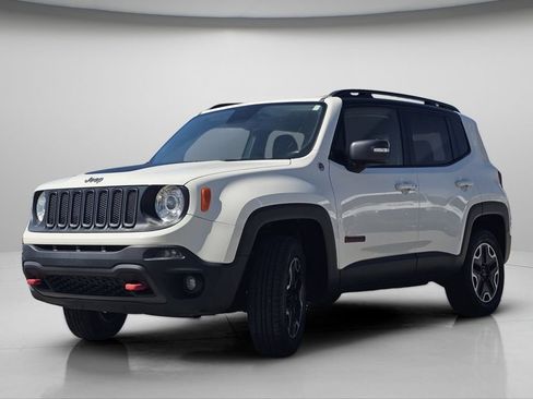 Used 2017 Jeep Renegade Trailhawk image 18