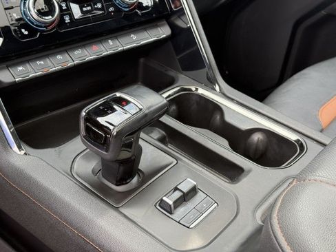 Used 2024 GMC Sierra 1500 AT4 w/ Technology Package AWD/4WD image 25
