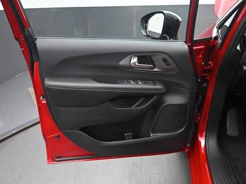 New 2027 Chrysler Pacifica Select w/ Family Tech Group AWD/4WD image 20