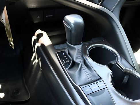 Used 2024 Toyota Camry SE FWD image 20