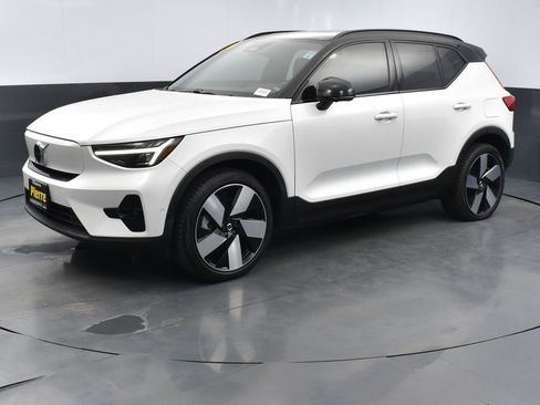 Used 2024 Volvo XC40 Recharge Plus w/ Protection Package Premier image 1